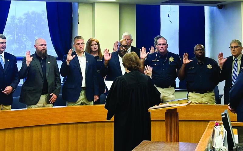DETECTIVES AND ADMINISTRATION taking oath of office